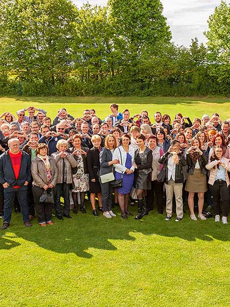 Freie Stellen in Technik, QS und als Azubi