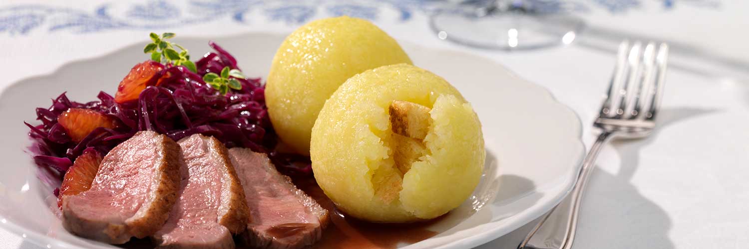 Entenbrustfilets mit Orangen-Blaukraut und Kartoffelknödel