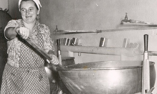 Historische Knödelzubereitung bei Burgis