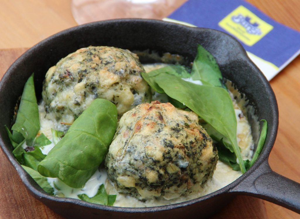 Spinatknödel in Gorgonzola Soße