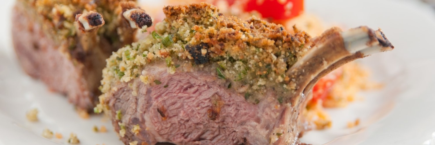 Juradistl-Lammrücken mit Senf-Kräuterkruste