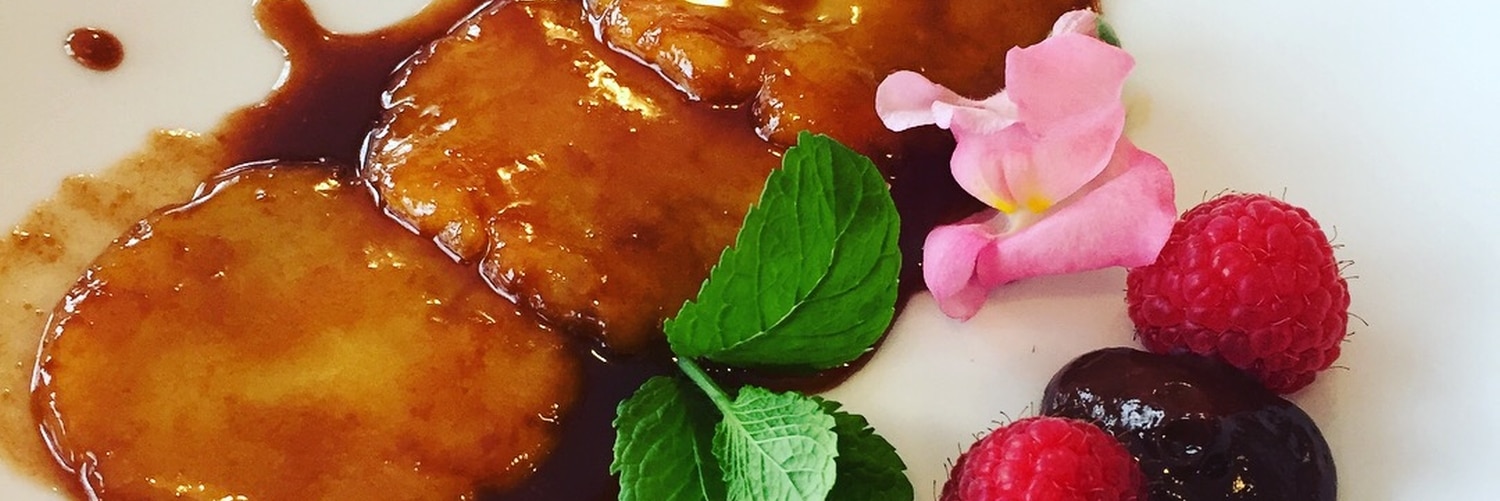 Profirezept: Knödeltaler mit Mangosahnekaramell und Nougatschaum