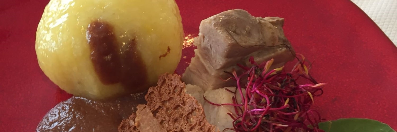 Profirezept: Zwetschgenschaumknödel mit Schweinebauch