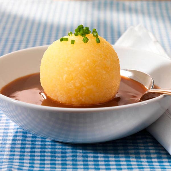 Thermomix-Rezept: Knödel mit veganer Bratensoße