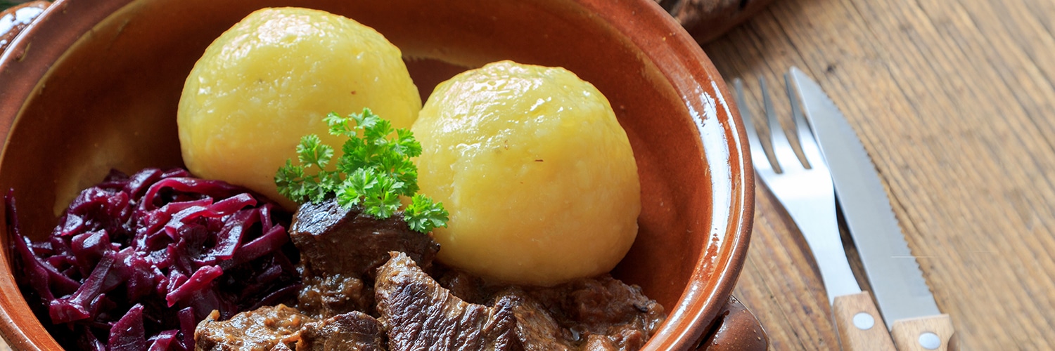Knödel im Thermomix: Rindergulasch mit Oktoberfestknödel