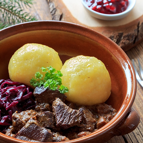 Knödel im Thermomix: Rindergulasch mit Oktoberfestknödel