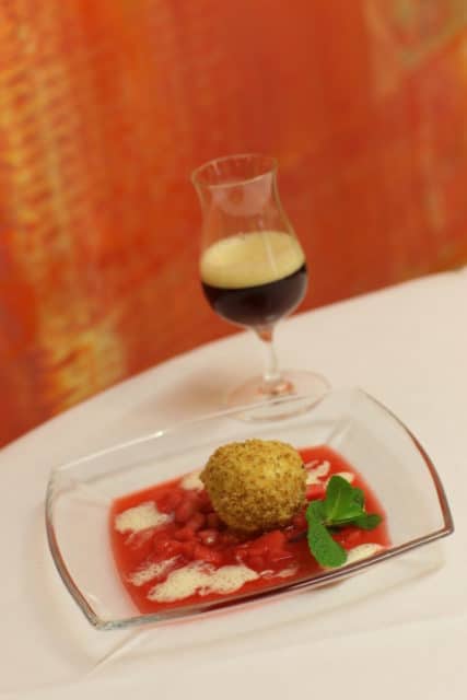 Topfenknödel mit Rhabarber