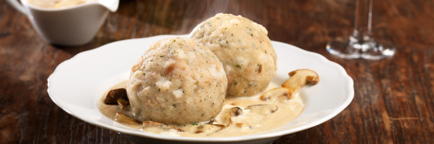Semmelknödel mit Pilzsoße