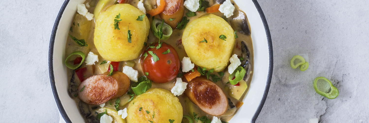 Knödelinos®-Gemüsepfanne mit Würstchen