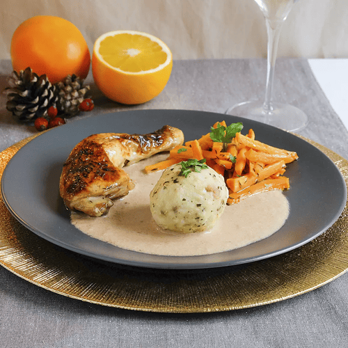 Hähnchenschenkel mit Orangen-Honig-Marinade, Glühweinsoße und Semmelknödel