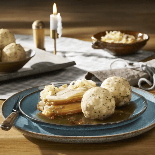 Schweinebraten mit Semmelknödel