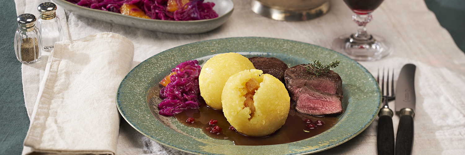 Hirschsteaks mit Kartoffelknödel
