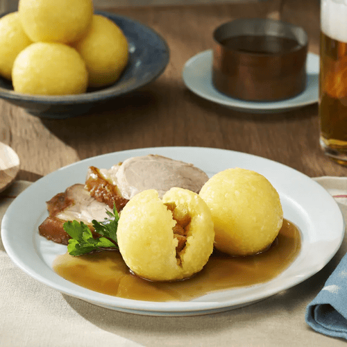 Schweine-Krustenbraten mit Kartoffelknödel
