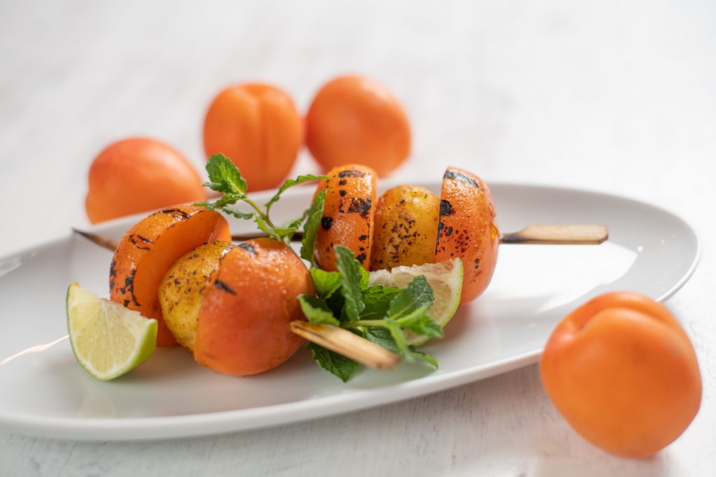 Gegrillte Aprikosenknödel