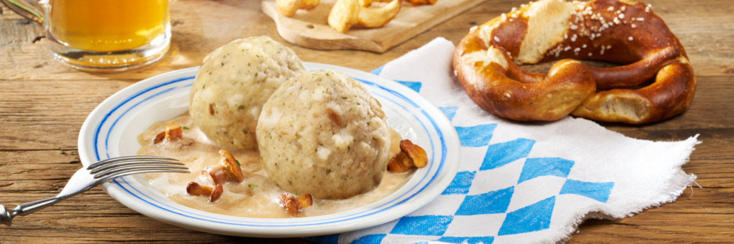 Semmelknödel mit Pfifferlinge