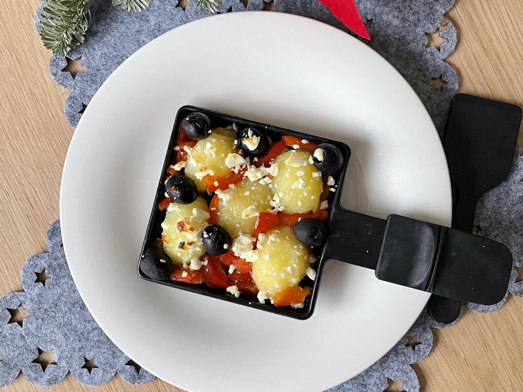 Ausgefallenes Raclette-Pfännchen mit Knödel