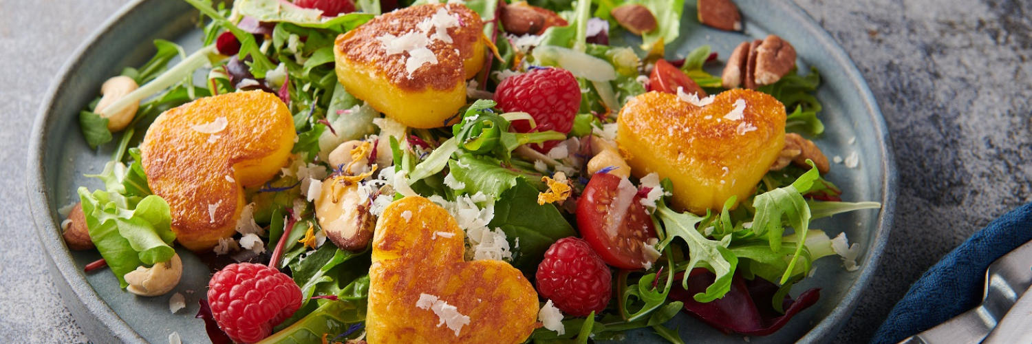 Bunter Salat mit Herzelinos® und Sommerdressing