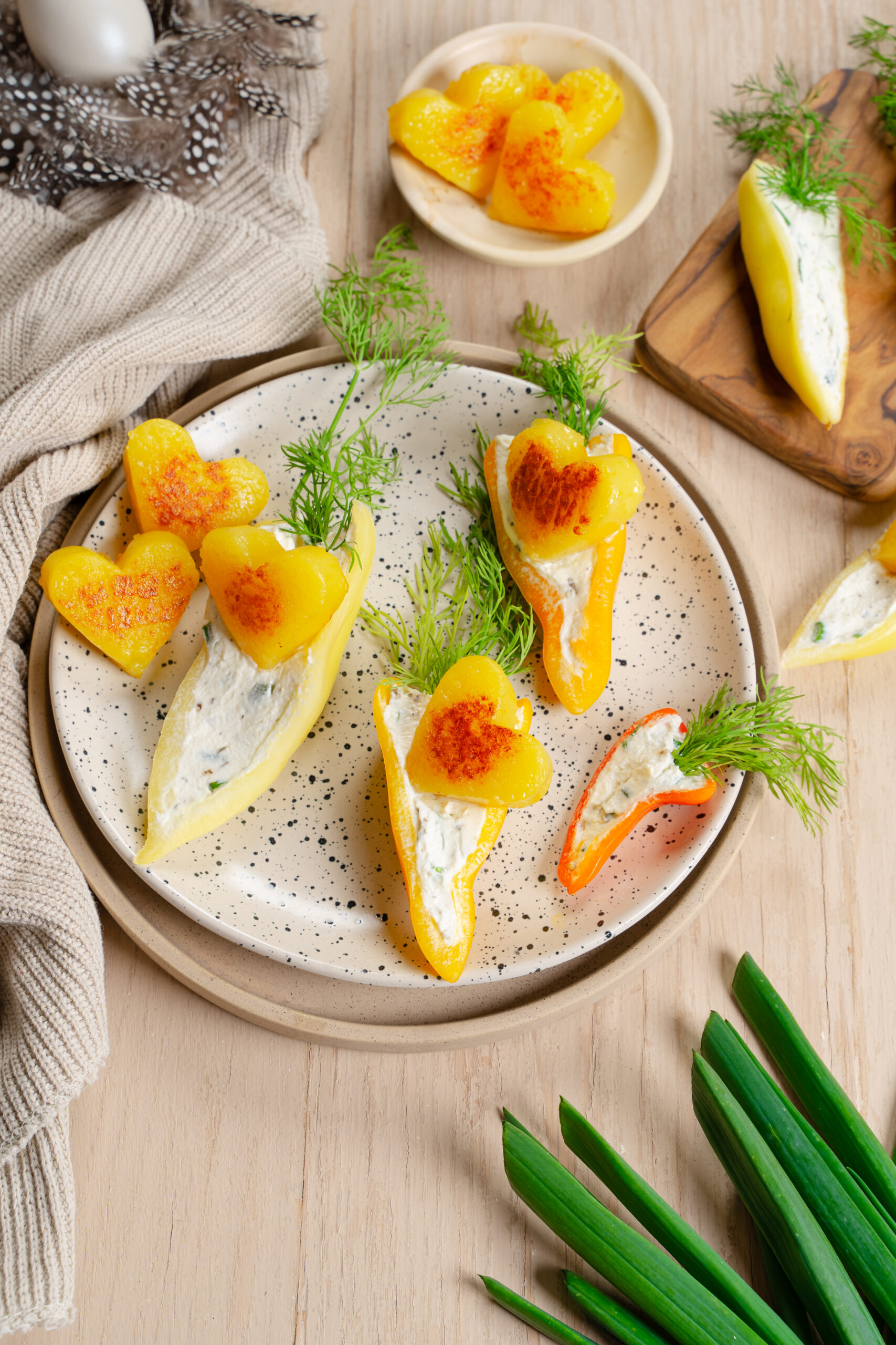 Gefüllte Paprika mit Würz-Frischkäse und Herzelinos®