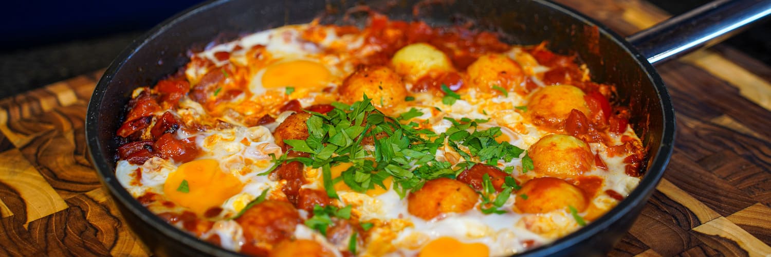 Shakshuka Pfanne mit Knödelinos®