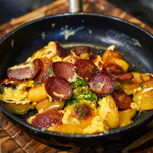 Sucuk Pfanne mit Sonntagsknödel