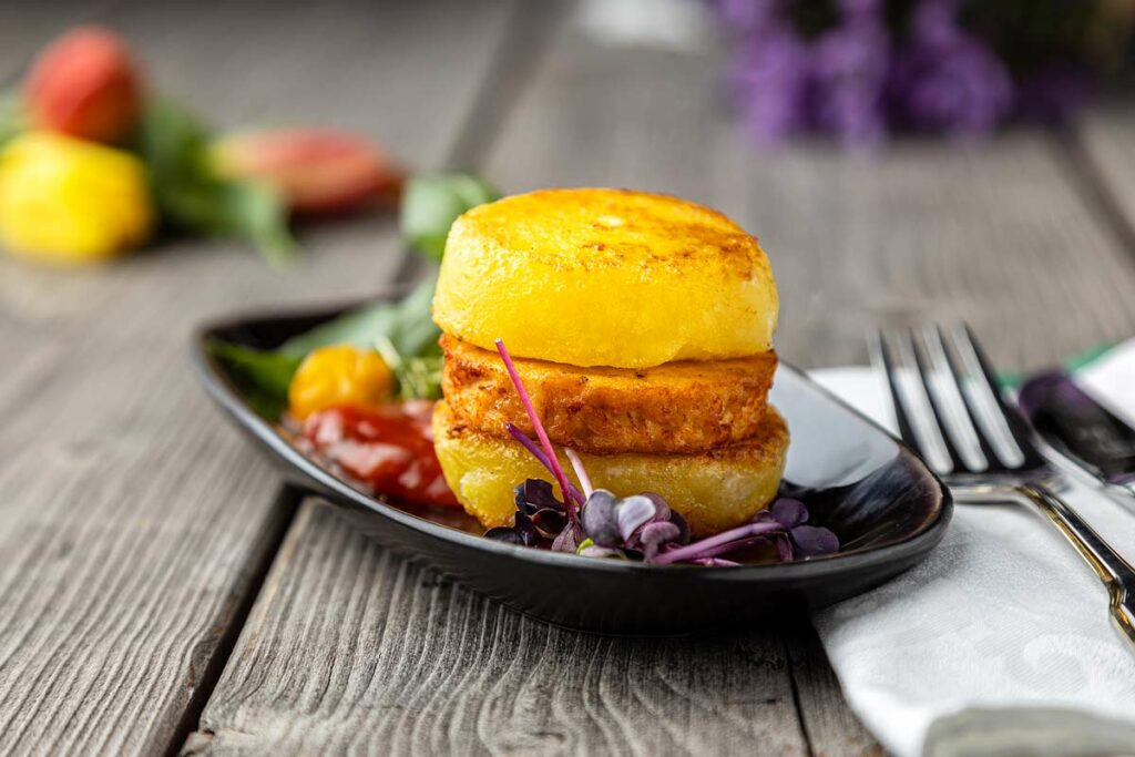 Knödelburger mit Knödel als Bun