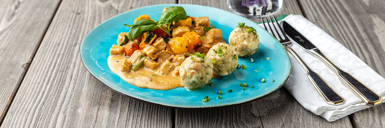 Vegetarisches Rahmgeschnetzeltes mit Semmel-Knödelinos®