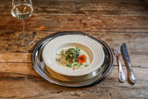 Spinatknödel mit Lachs-Sahne-Sauce